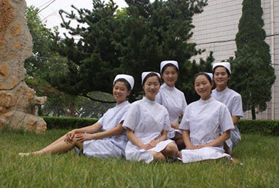 女生報(bào)讀貴陽(yáng)衛(wèi)校藥劑專(zhuān)業(yè)就業(yè)好不好