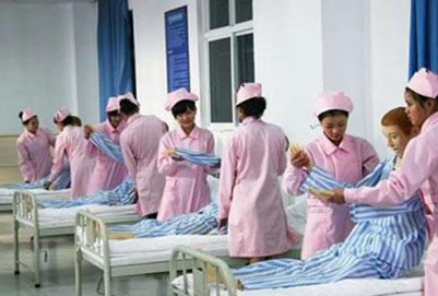 問：什么是衛(wèi)校，衛(wèi)校出來是做護士嗎