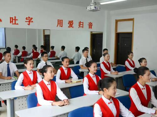 內(nèi)江學(xué)生如何選擇一所好的鐵路學(xué)校？