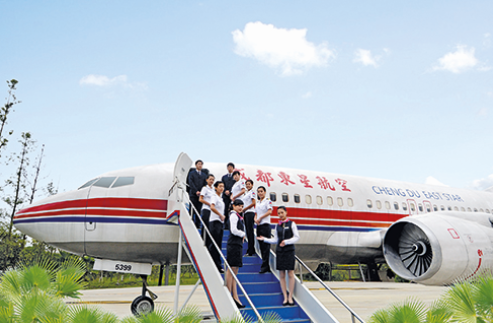 成都學(xué)生怎樣才能選擇到一所好的航空學(xué)校？