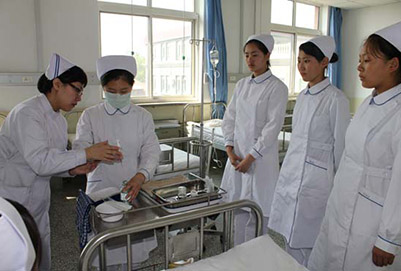 重慶衛(wèi)生學(xué)校高級護(hù)理專業(yè)招生要求