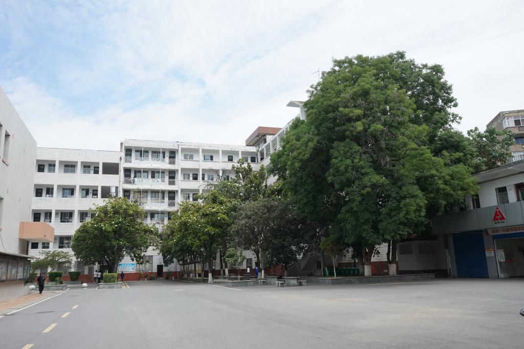 襄樊市工業(yè)學(xué)校招生條件、招生對象、招生分數(shù)