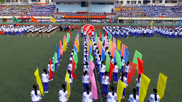 肇慶經(jīng)貿(mào)學(xué)校學(xué)費(fèi)多少、學(xué)校收費(fèi)標(biāo)準(zhǔn)