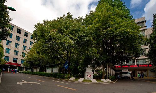 貴州省貴陽鐵路工程學(xué)校招生電話是多少