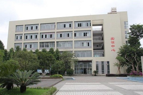 織金縣精誠職業(yè)高級中學(xué)招生要求是什么？