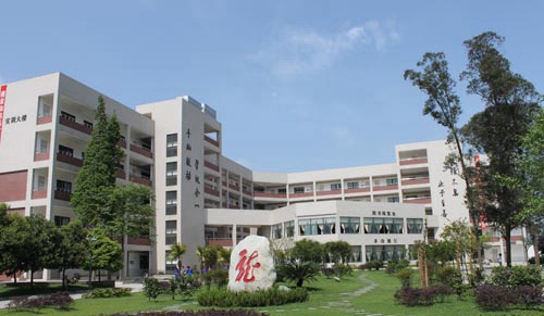 成都石化工業(yè)學(xué)校校園環(huán)境