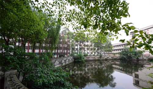 瀘縣建筑職業(yè)中專學(xué)校(瀘縣建校)圖片、照片
