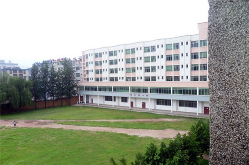 涼山衛(wèi)生學(xué)校圖片、照片