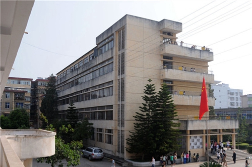 涼山衛(wèi)生學(xué)校圖片、照片