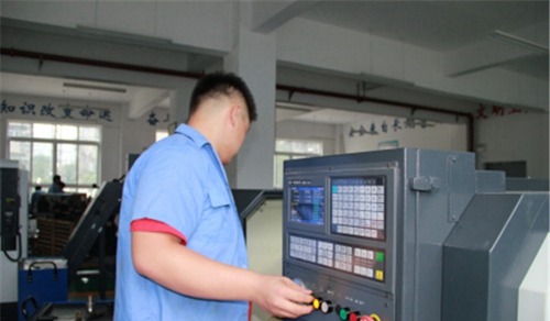 雅安航空工業(yè)聯(lián)合技工學(xué)校圖片、照片