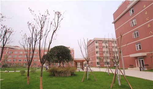 成都技師學(xué)院都江堰分院(都江堰技師學(xué)校)學(xué)生公寓、寢室