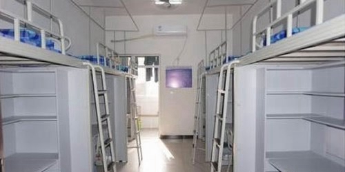 瀘州市職業(yè)技術(shù)學(xué)校6人間標準寢室