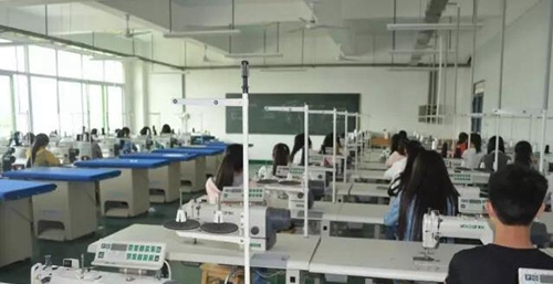 四川江安縣職業(yè)技術(shù)學(xué)校（宜賓江安職校）服裝專業(yè)實(shí)訓(xùn)室
