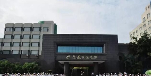 四川省高縣職業(yè)技術學校（高縣職校）軍樂隊首演成功