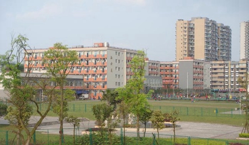 富順職業(yè)技術(shù)學(xué)校（富順職校）遠觀女生寢室、宿舍大樓