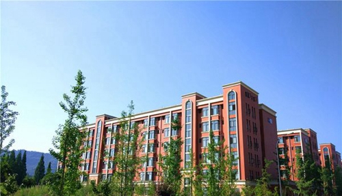 樂山市醫(yī)藥科技學(xué)校（成都校區(qū)）學(xué)校綠化（浦江）