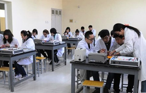 重慶三峽聯(lián)合職業(yè)大學(xué)（巴南校區(qū)）醫(yī)學(xué)檢驗專業(yè)