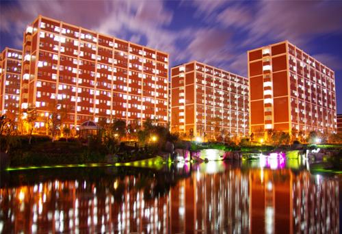 云南經(jīng)濟管理學院夜景