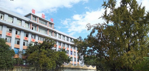 四川省鹽業(yè)學(xué)校樂(lè)學(xué)廣場(chǎng)風(fēng)光