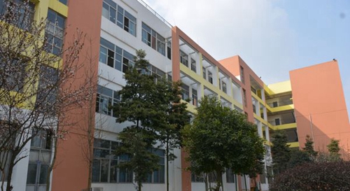 崇州職業(yè)教育培訓中心校園一角