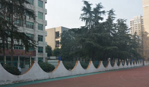 崇州職業(yè)教育培訓中心球場一角