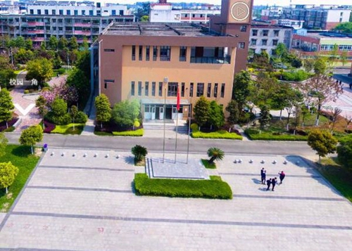 郫縣友愛職業(yè)技術(shù)學(xué)校升旗臺