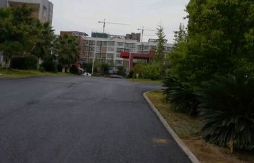 四川省資陽(yáng)市雁江區(qū)職業(yè)技術(shù)學(xué)校校園道路