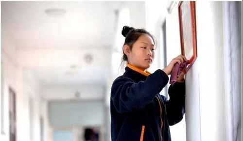 成都百年農工子弟職業(yè)學校整潔校園