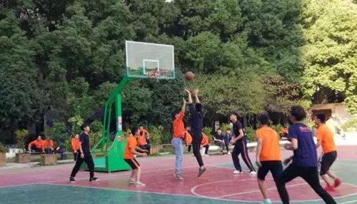 成都百年農工子弟職業(yè)學?；@球比賽