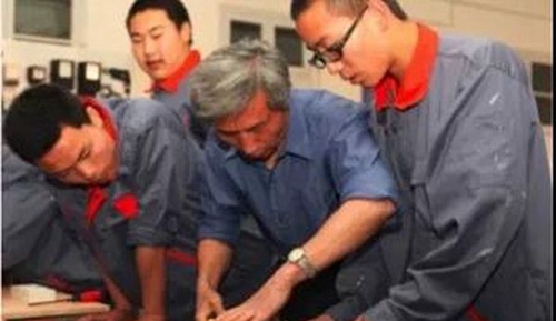 成都百年農工子弟職業(yè)學校專業(yè)實訓3