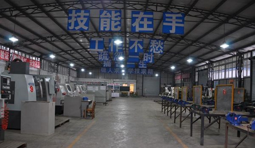 成都市洞子口職業(yè)高級中學(xué)校數(shù)控實訓(xùn)室