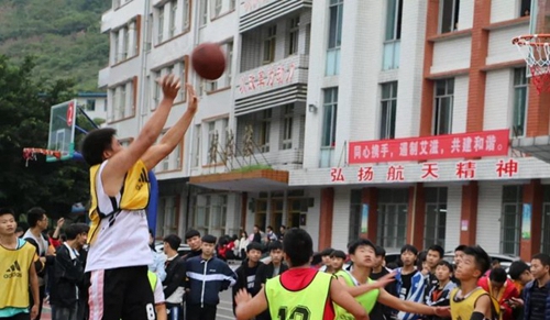 四川省珙縣職業(yè)技術(shù)學(xué)校(珙職校)籃球運(yùn)動會（2）