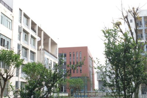 四川省金堂縣職業(yè)高級中學校園風貌