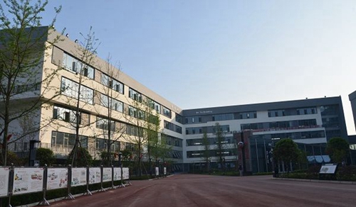成都市青蘇職業(yè)中專(zhuān)學(xué)校校園風(fēng)光一
