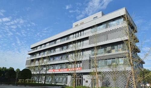成都市青蘇職業(yè)中專(zhuān)學(xué)校校園風(fēng)光二