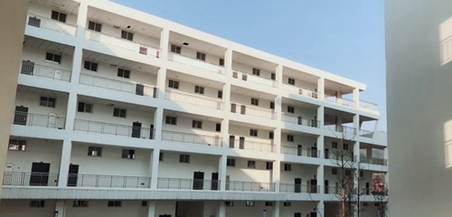 成都信息技術(shù)學(xué)校教學(xué)樓一景