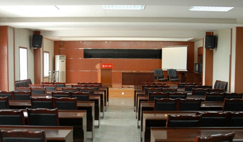 宜賓三峽機電職業(yè)技術(shù)學?，F(xiàn)校區(qū)多功能教室