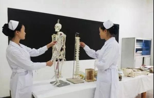 四川紅十字衛(wèi)生學(xué)校實訓(xùn)設(shè)備