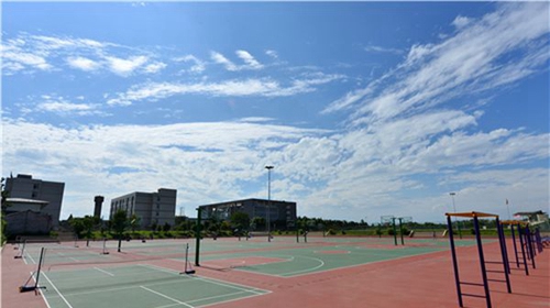 四川礦產(chǎn)機電技師學院籃球場