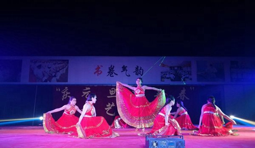 四川育英醫(yī)養(yǎng)科技技工學校元旦晚會2