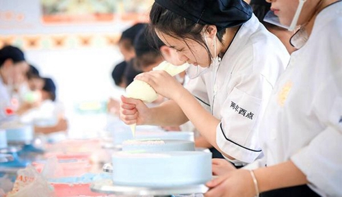 成都新東方烹飪技工學(xué)校西點(diǎn)專業(yè)
