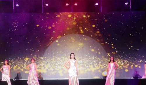  四川省高縣職業(yè)技術(shù)學(xué)校走秀《服裝秀》11