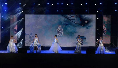  四川省高縣職業(yè)技術(shù)學(xué)校走秀《服裝秀》21