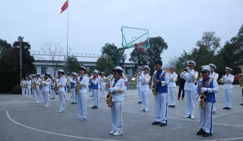 四川省高縣職業(yè)技術(shù)學(xué)校鼓號隊(duì)合影2