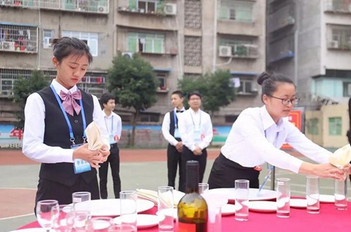 巴中市恩陽區(qū)職業(yè)中學(xué)旅游服務(wù)與管理2