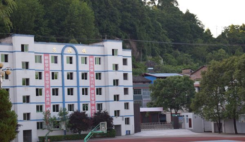 平昌縣西興職業(yè)中學爾雅樓