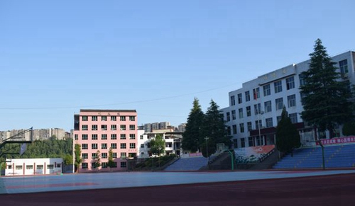 平昌縣西興職業(yè)中學校園廣場