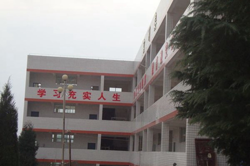 平昌縣筆山職業(yè)中學新建實訓樓2