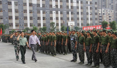 大竹縣職業(yè)中學閱兵式