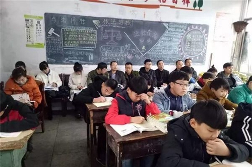 大竹縣中峰職業(yè)技術學校課堂掠影